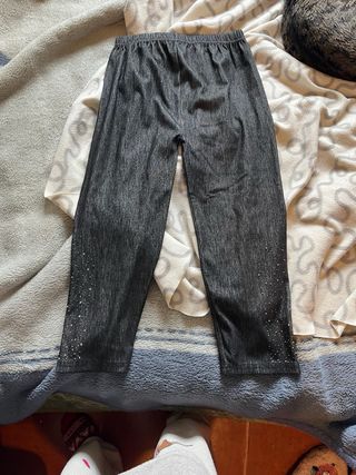 Mallas negras con lentejuelas plateadas