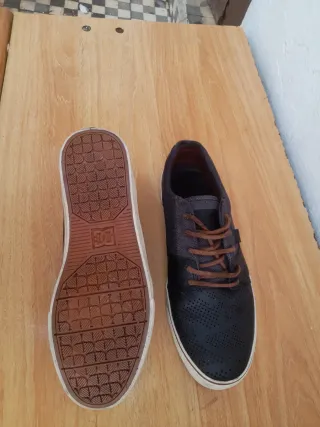 Zapatillas DC  casuales negras y grises