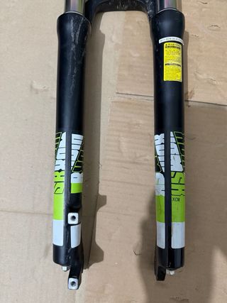 Horquilla Suntour XCM 100mm