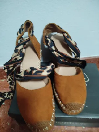 Cuñas esparto con lazo estampado