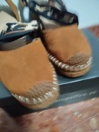 Cuñas esparto con lazo estampado