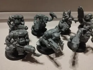 10 miniaturas de Orkos Warhammer 40k