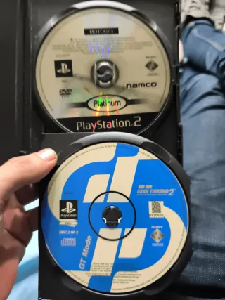 Gran Turismo 2 y MotoGP 4 PS2