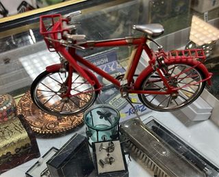 Jarrones de porcelana con figuras