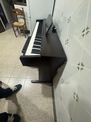 Piano Yamaha Arius Electrónico