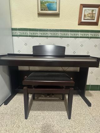 Piano Yamaha Arius Electrónico