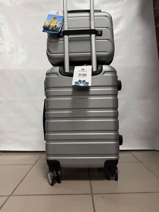 Maleta cabina extensible y neceser nueva