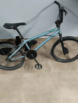 Bicicleta BMX azul