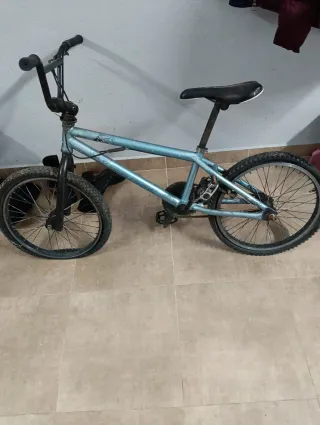 Bicicleta BMX azul
