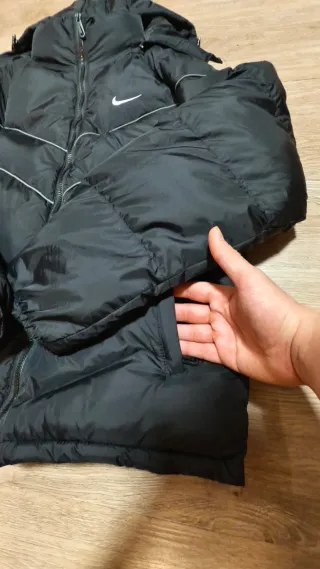 PLUMAS NIKE NUEVO Talla L - Reflectante y Capucha