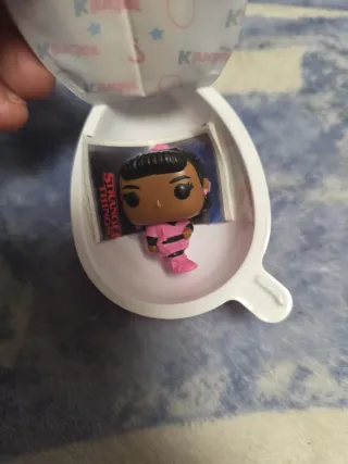 Figura Erika Kinder Joy Stranger Things