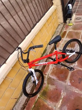 Bicicleta BMX Monty Roja