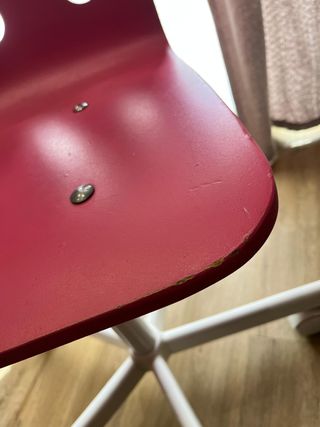 Silla IKEA rosa con ruedas