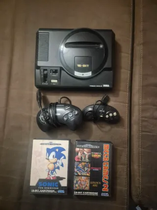 Sega Mega Drive con 5 juegos y 2 mandos