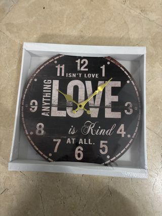 Reloj de Pared Love is Kind