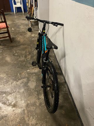 Bici Orbea Negra y Azul Niño