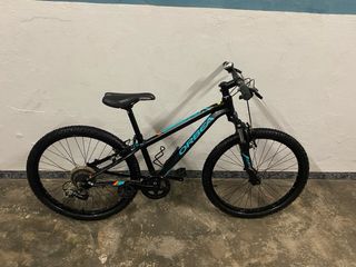 Bici Orbea Negra y Azul Niño