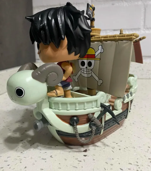 Funko Pop One Piece Luffy com Going Merry