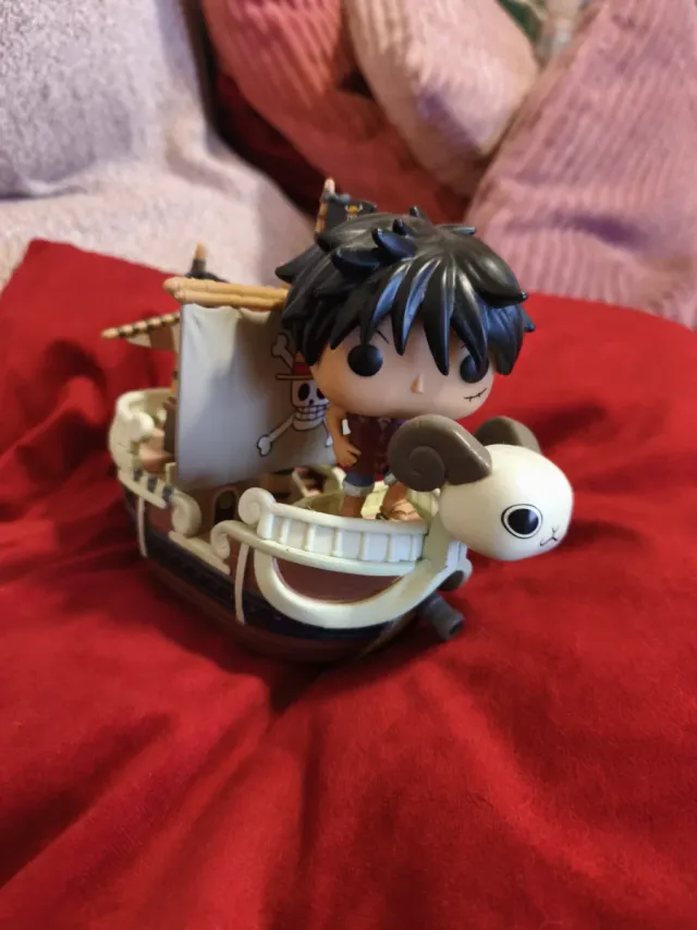 Funko Pop One Piece Luffy com Going Merry