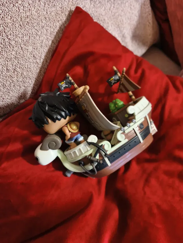 Funko Pop One Piece Luffy com Going Merry