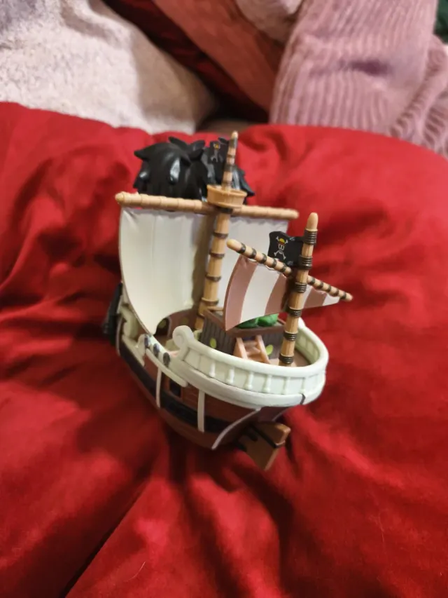 Funko Pop One Piece Luffy com Going Merry