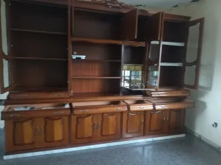 Mueble clásico madera y cristal