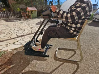 Logitech G25 con pedales y soporte