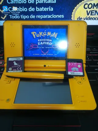 Nintendo DSi XL Giallo