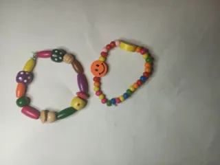 Pendientes corazones y pulsera piedras