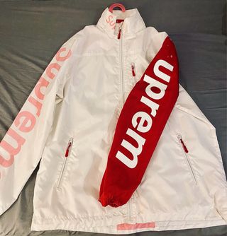 Chaqueta Cortavientos Supreme Blanca y Roja