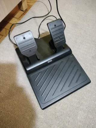 Volante PS4 RWA Thrustmaster