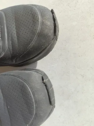 Deportivas Skechers negro y dorado talla 36