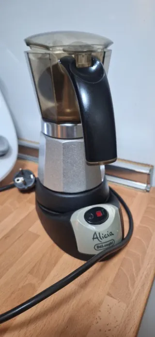 Cafetera Italiana Eléctrica DeLonghi Alicia