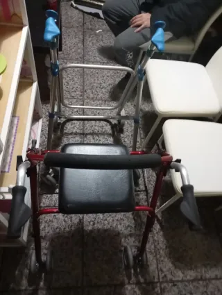 Andador Plegable con Asiento