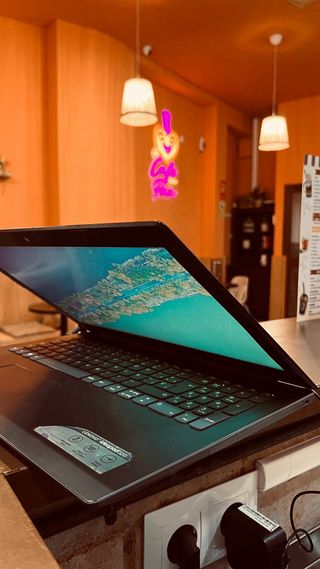 Portátil Lenovo Intel Core i3-600Y Negociable