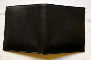 Cartera/Billetera negra nueva con caja roja