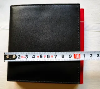 Cartera/Billetera negra nueva con caja roja