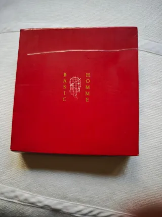 Cartera/Billetera negra nueva con caja roja