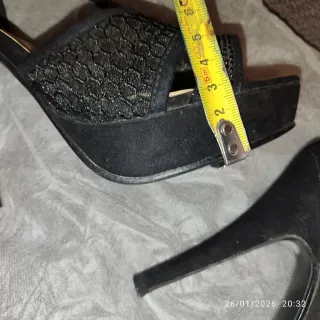Zapatos de tacón negros con plataforma