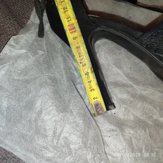 Zapatos de tacón negros con plataforma