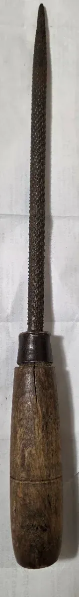 Lima per legno con manico da 38 cm.