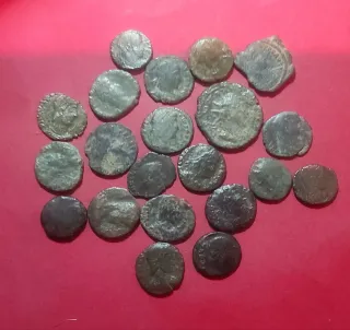Lote 21 Monedas Romanas Antiguas para datar