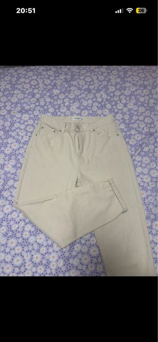 Pantalón beige mujer