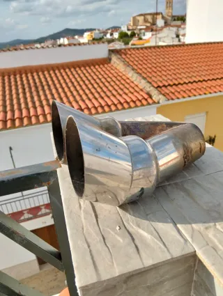 Cola de escape doble salida