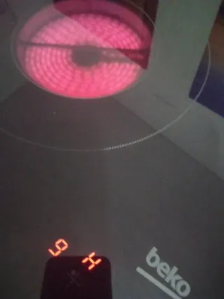 Vitrocerámica tactil Beko nueva sin uso