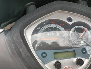 Kymco 125cc Scooter - Buen Estado.