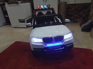 Coche eléctrico infantil BMW S9088