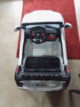 Coche eléctrico infantil BMW S9088