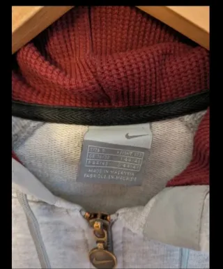 Sudadera Nike Vintage Gris con Cremallera Dorada