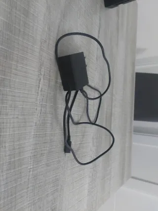 Nintendo Switch Azul/Rojo + Mario + Cargador